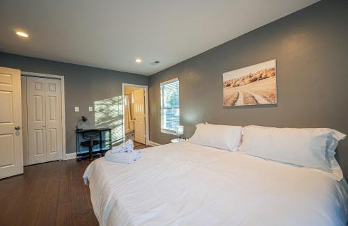 Charlotte House | Comfy 3 Bed Housebackyardwifispacy