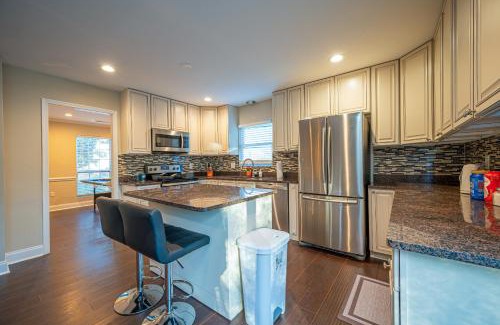 Charlotte House | Comfy 3 Bed Housebackyardwifispacy