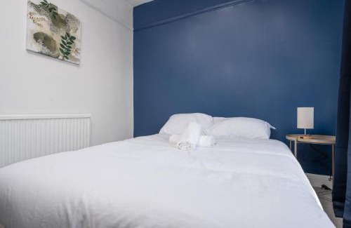 Clayton House | Comfy 3BR Home - Pool Table - Games - Sleeps 8