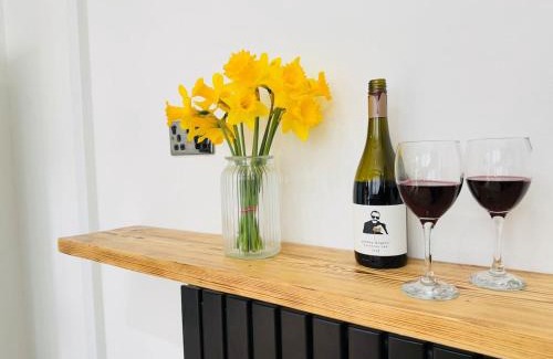 Port Talbot Apartment | Comfy 4 Bed Home - Port Talbot - Perfect for Contractors & Families