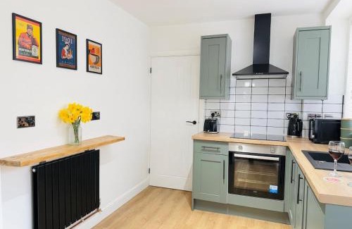 Port Talbot Apartment | Comfy 4 Bed Home - Port Talbot - Perfect for Contractors & Families