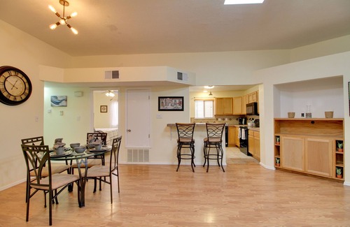 Westside House | Comfy Albuquerque Townhome < 6 Mi to Downtown