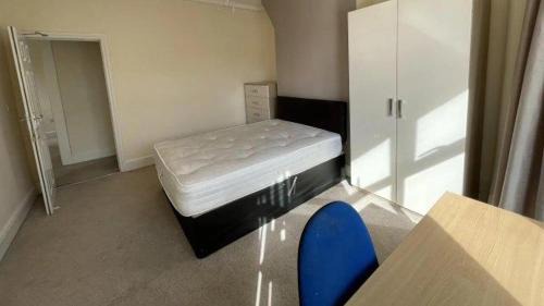 Barking Apartment | Comfy and cosy 1 bed flat in IG11