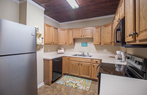 Gulfport Cottage | Comfy and Cozy 5 min walk to the Gulf in Historic District
