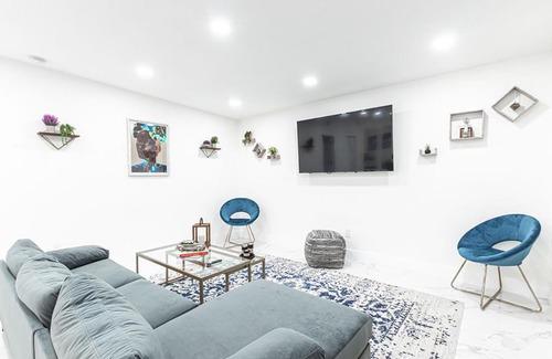 North Miami Beach Villa | Comfy and Luxurious Villa Near SB Heated Pool Fire Pit
