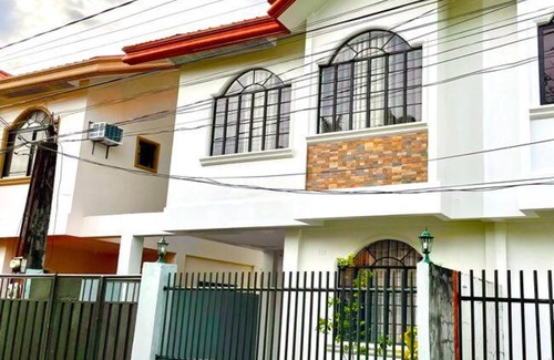 Taculing Apartment | Comfy and Relaxing 2-storey House in Bacolod City