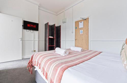 Dudley Apartment | Comfy and Relaxing space in Dudley with Parking