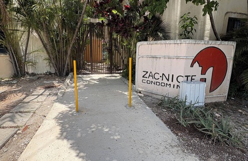 Downtown Cancun Apartment | Comfy Apartment 1 min ZH, Pool and Safe