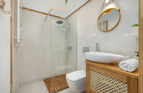 Katowice Apartment | Comfy Apartment Opolska by Renters