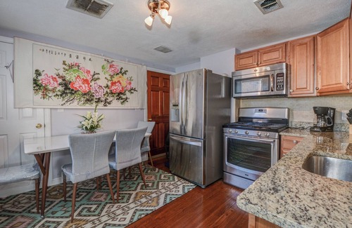 D Street - West Broadway Condo | Comfy apartment room at great location in Boston