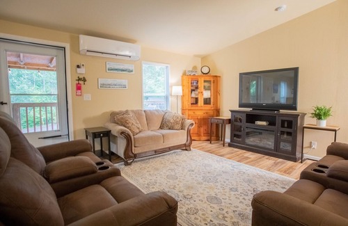 Hoodsport Cabin | Comfy cabin at lake Cushman Near Olympic National Park & Forest
