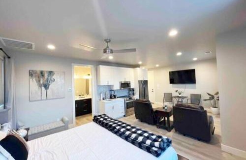 Hurricane Apartment | Comfy Casita Private Apartment with Shared Backyard