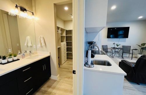 Hurricane Apartment | Comfy Casita Private Apartment with Shared Backyard