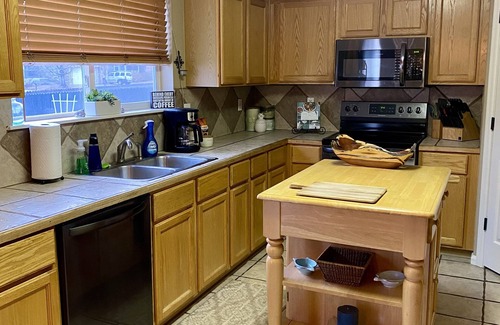Chatfield Bluffs House | Comfy Chatfield Casa w/Hot Tub