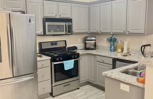 Austell House | Comfy Chic-2 bedroom Townhome