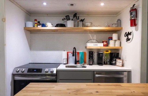 Snowshoe Apartment | Comfy/Cozy Condo in Snowshoe, WV