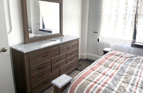 Downtown Jacksonville Apartment | Comfy Dowtown Apartment over looking the city of Jacksonville.