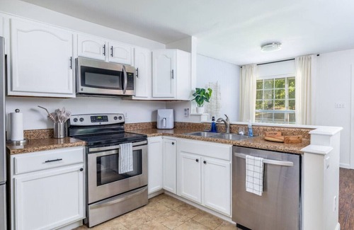 Maryville House | Comfy Duplex w/2 Kings+Sofa Bed