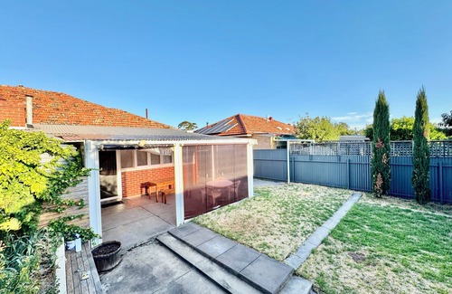 South Plympton House | Comfy family home(15 mins to CBD & beach)