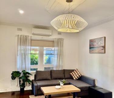 South Plympton House | Comfy family home-15 mins to CBD & beach