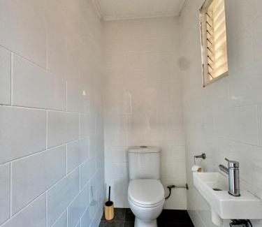 South Plympton House | Comfy family home-15 mins to CBD & beach