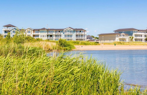 Municipality of Hellevoetsluis Apartment | Comfy family room with sea view, near the beach