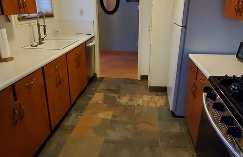 Farm Hills House | Comfy Furnished 3B/2B House in Central Redwood City