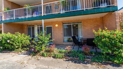 Bongaree House | Comfy Ground Floor Unit opposite waterfront! Welsby Pde, Bongaree
