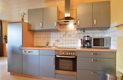 Burg-Reuland House | Comfy Holiday Home in Burg Reuland with Sauna, Terrace, BBQ