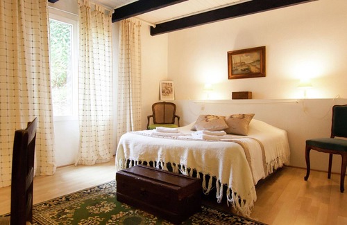 Bourgnac Villa | Comfy Holiday Home in Bourgnac with Swimming Pool