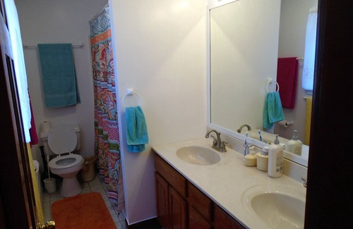 Ansonia Apartment | Comfy Home for Solo Travelers - 1 BR APT w/Full Kitchen, Near All Amenities