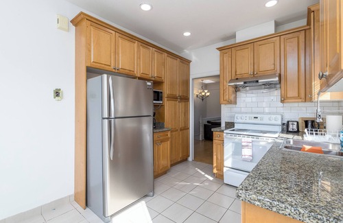 Renfrew-Collingwood House | Comfy Home in Heart of Vancouver-Easy Access to YVR, Skytrain, Downtown
