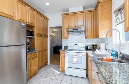 Renfrew-Collingwood House | Comfy Home in Heart of Vancouver-Easy Access to YVR, Skytrain, Downtown