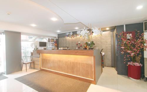 Ermita Hotel | Comfy Inn Manila Kalaw by RedDoorz