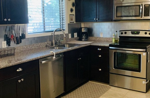 Minnehaha House | Comfy Kid Friendly Home + Quiet & Clean + Near I-5/SR500