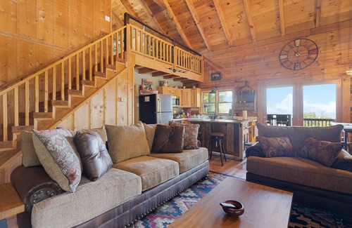 Waynesville Cabin | Comfy Lodge with Stunning Mountain Views