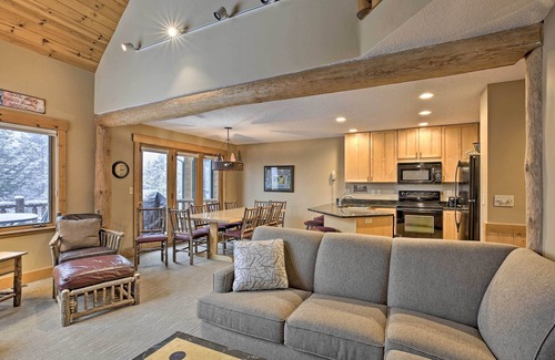 Lutsen Villa | Comfy Lutsen Mountain Villa w/Balcony & Grill