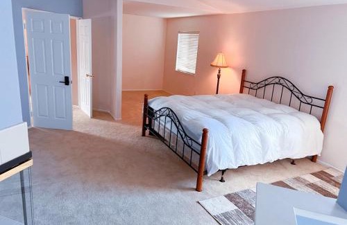 Estates at Canyon Crest House | Comfy Master Room