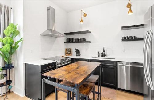 Cleveland Park Apartment | Comfy New 5 Bed 2 Bedroom Close to Downtown