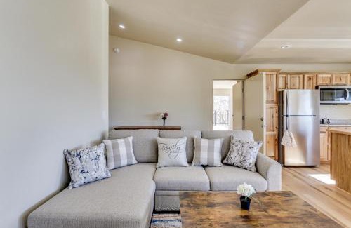 Yosemite Forks House | Comfy Oakhurst Duplex Near Hiking and Sightseeing!