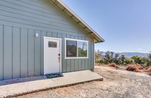 Yosemite Forks House | Comfy Oakhurst Duplex Near Hiking and Sightseeing!