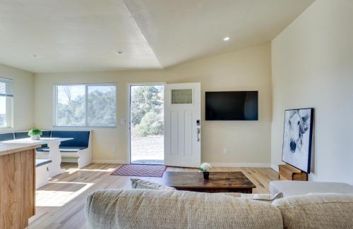 Yosemite Forks House | Comfy Oakhurst Duplex Near Hiking and Sightseeing!