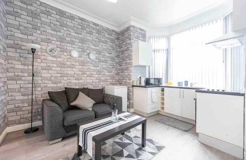 Chapeltown Apartment | Comfy One Bed Room Flat Near Leeds City Centre