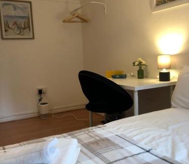 Kentish Town House | Comfy Private Bedrooms near O2 Forum Kentish Town, Camden
