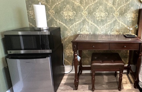 Summerville Historic District House | Comfy Private Room/bathroom in Historic District of Summerville