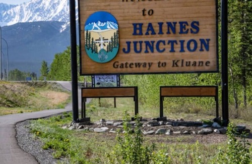 Haines Junction House | Comfy Room in Haines Junction