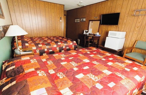 International Falls Hotel | Comfy Room w/Flat-Screen TV, Near Restaurants and Local Attractions