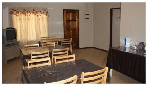 Lephalale House | Comfy room with dstv and aircon in convenient location