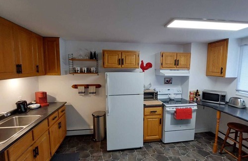 Algoma District House | Comfy, Roomy, Close to Stores, Trails & Lake