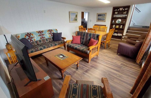 Algoma District House | Comfy, Roomy, Close to Stores, Trails & Lake